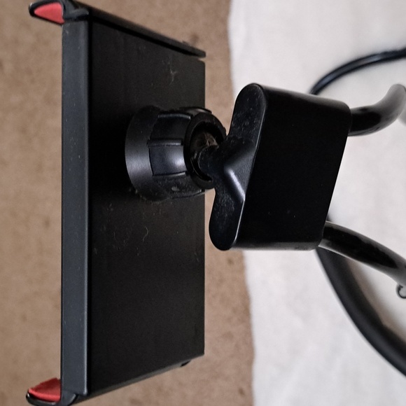 Hands Free Neck Phone Holder - Picture 9 of 9